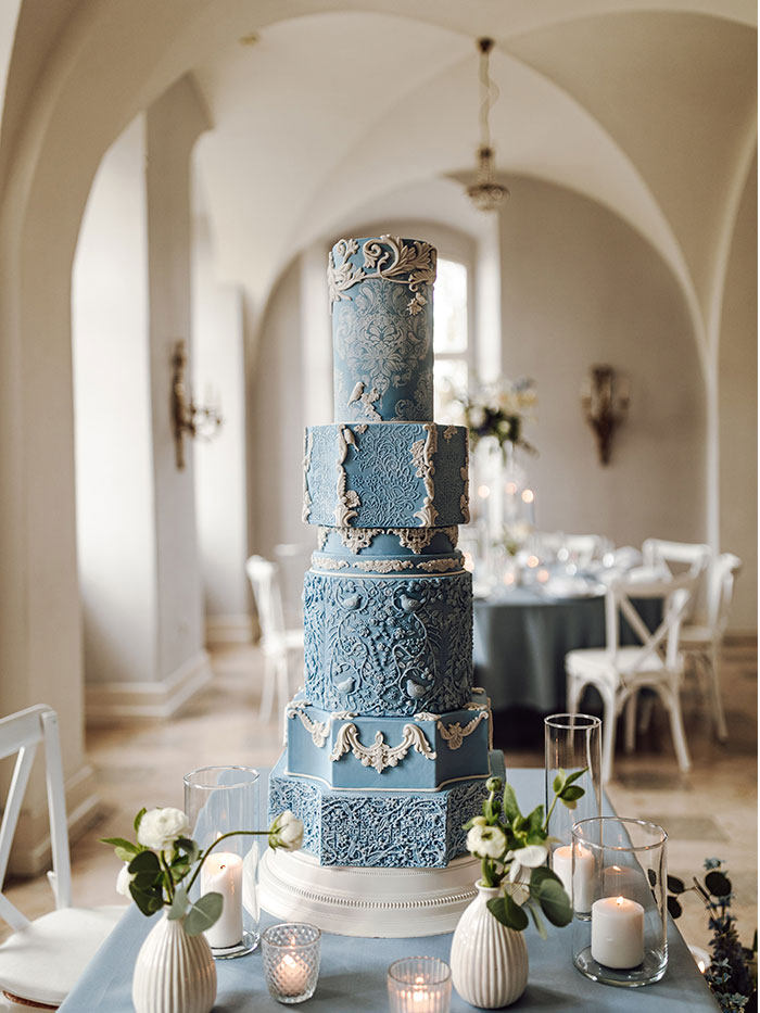 sweetnes_torten_1 Exklusive blaue Hochzeitstorte von SweetNes Tortendesign in Würzburg, Ochsenfurt & Kitzingen