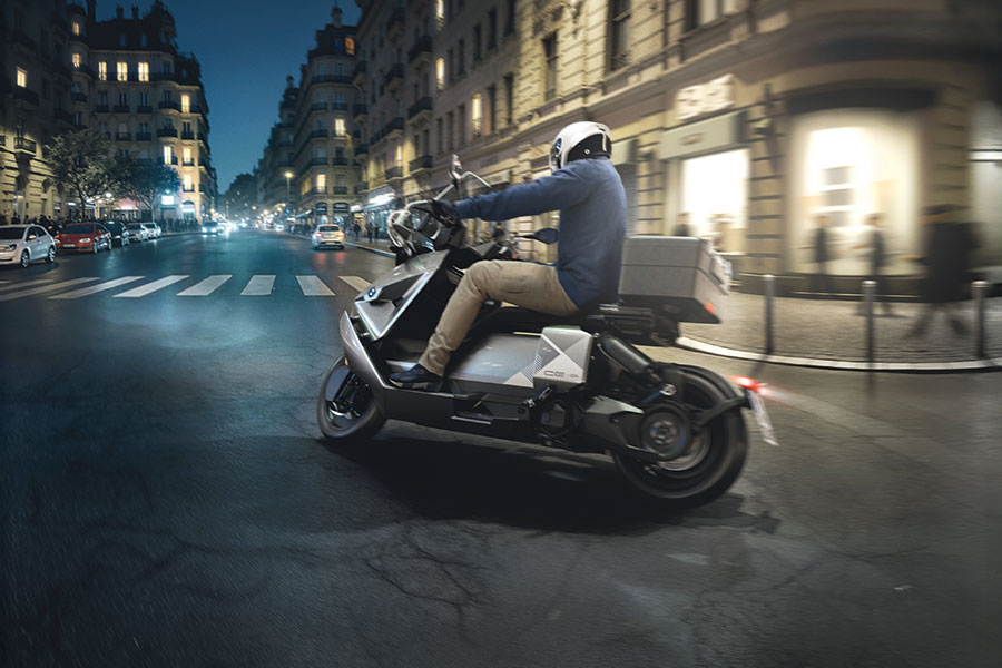 Neuer BMW Scooter CE 04.