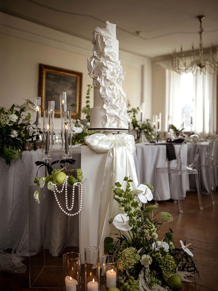 sweetnes_torten_3 Elegante weiße Hochzeitstorte – SweetNes Tortendesign für Würzburg, Ochsenfurt und Kitzingen